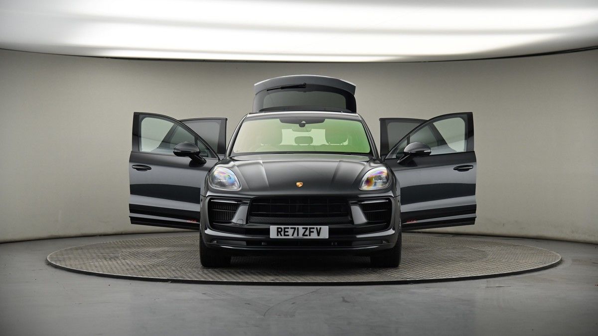 More views of Porsche Macan