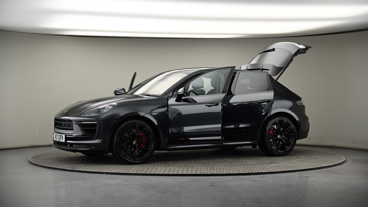 More views of Porsche Macan