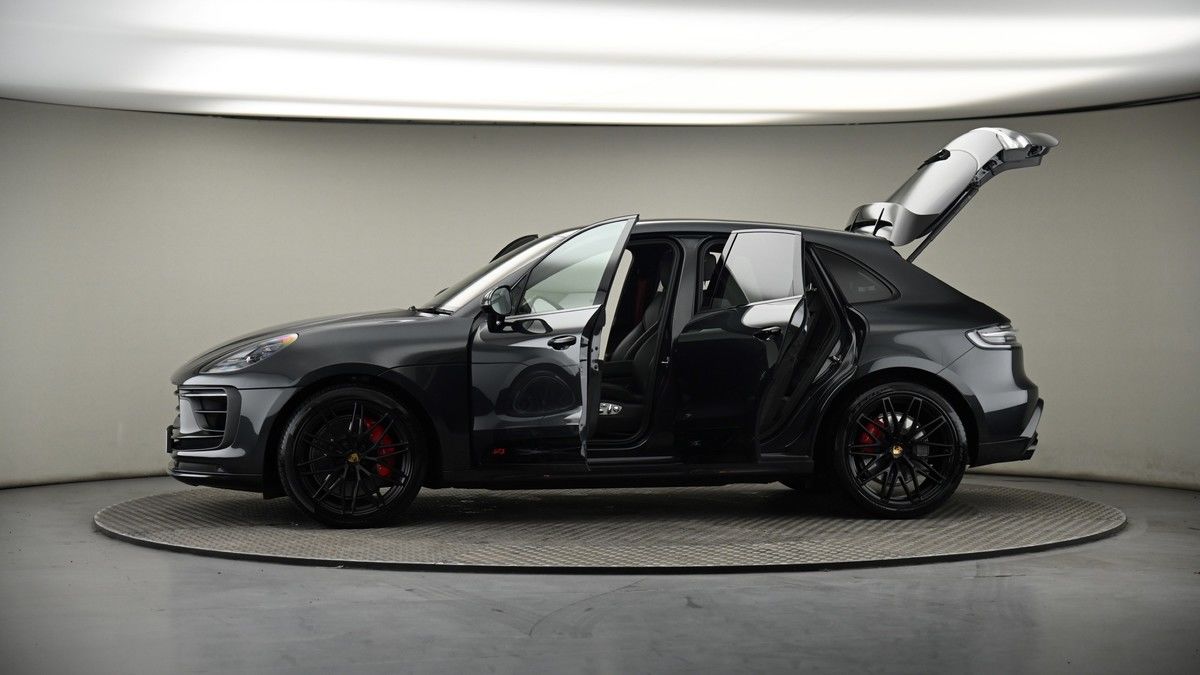More views of Porsche Macan