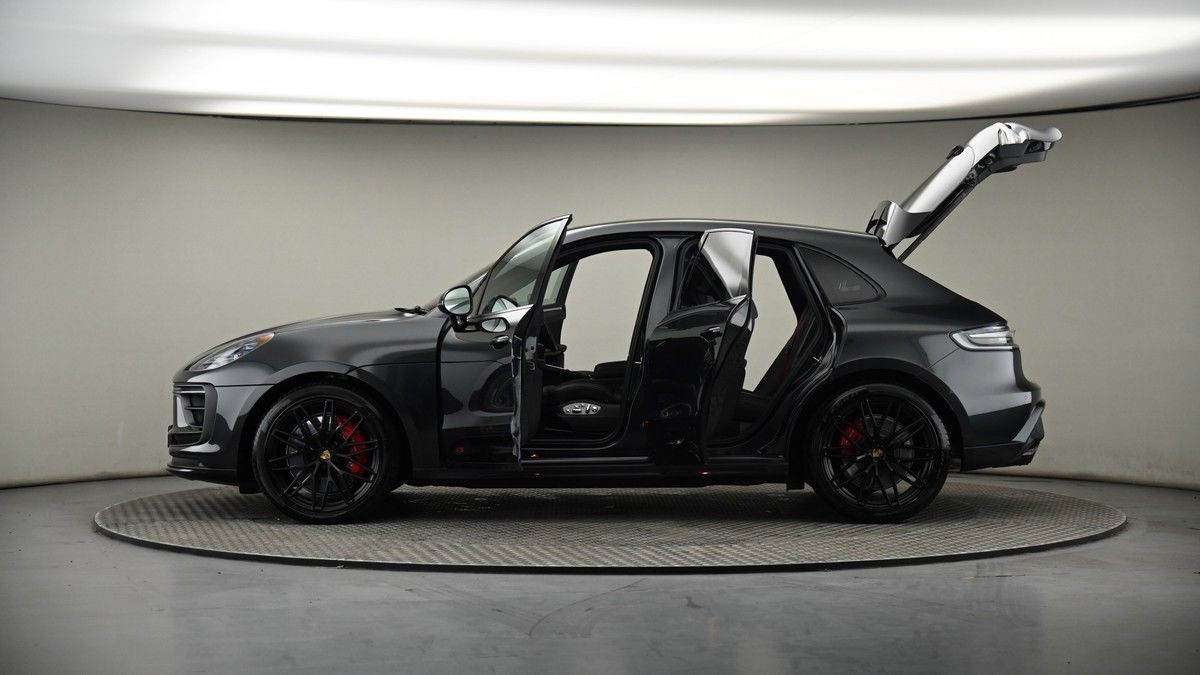 More views of Porsche Macan