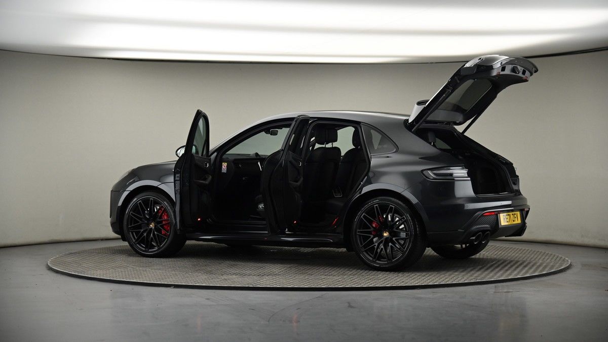 More views of Porsche Macan