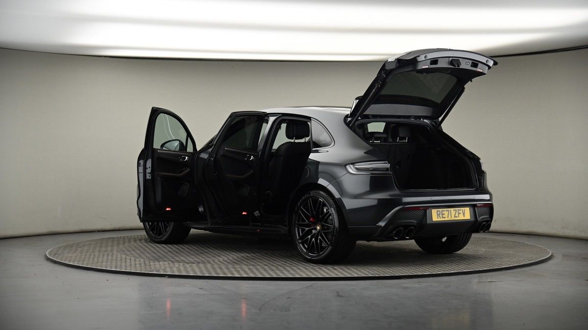 More views of Porsche Macan