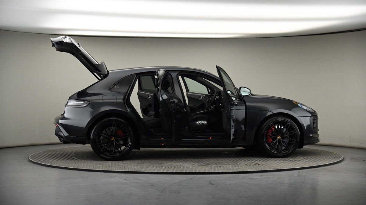 More views of Porsche Macan