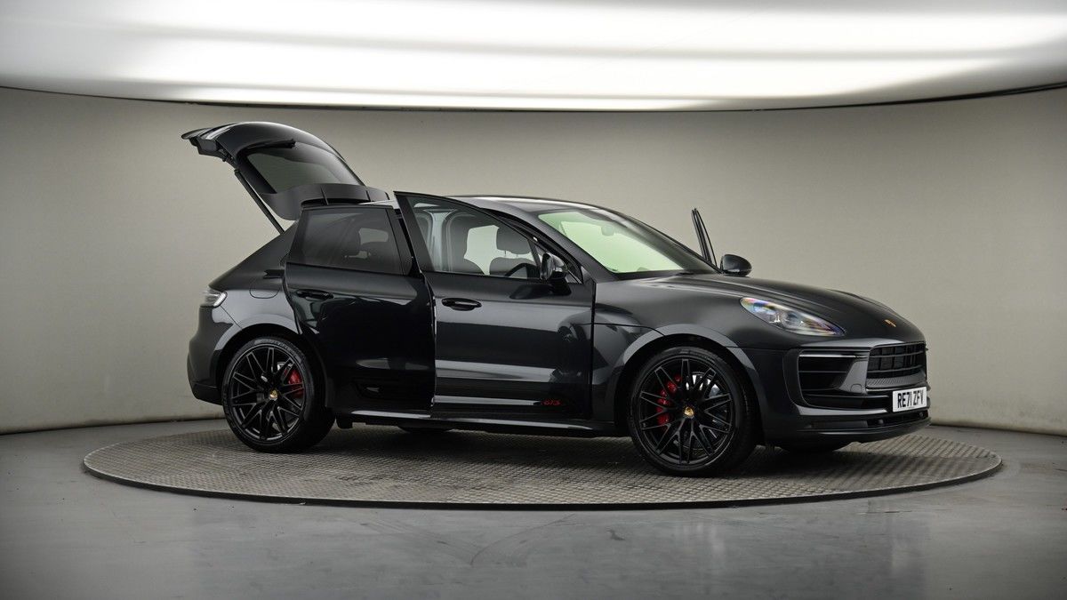More views of Porsche Macan