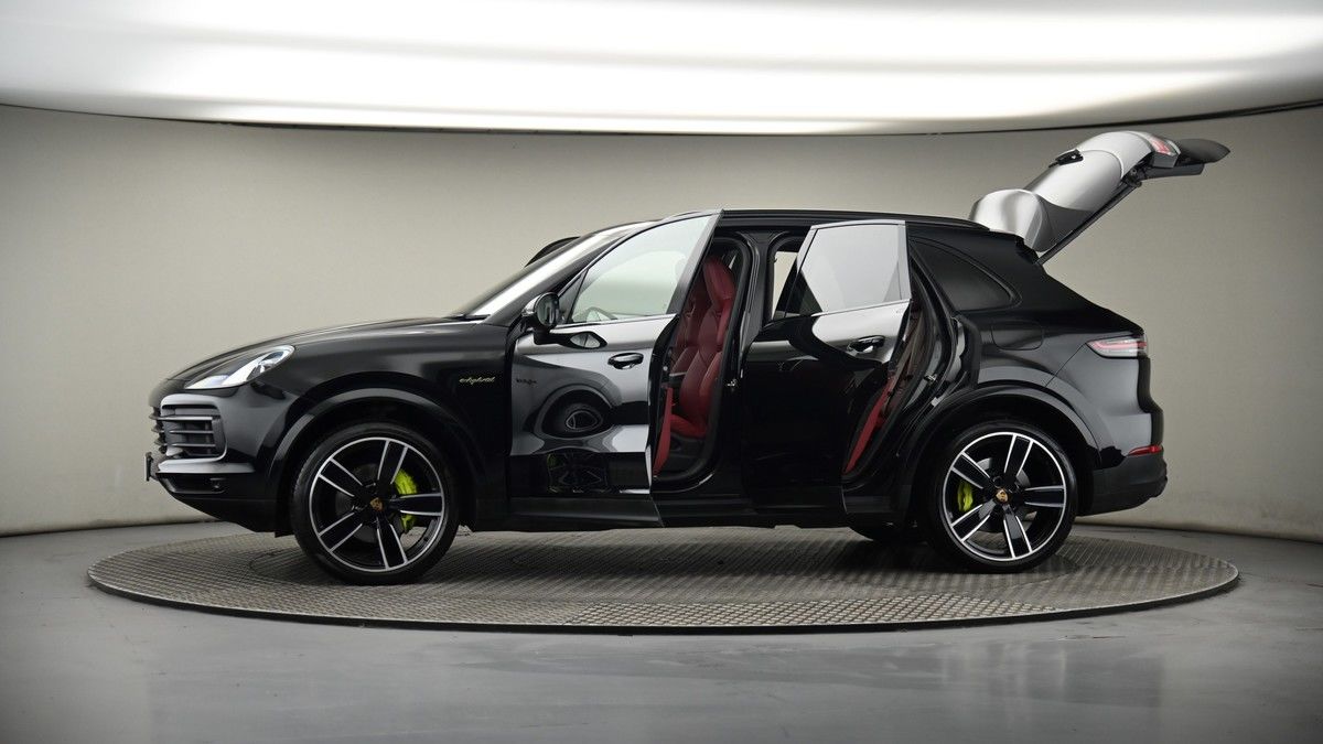 More views of Porsche Cayenne