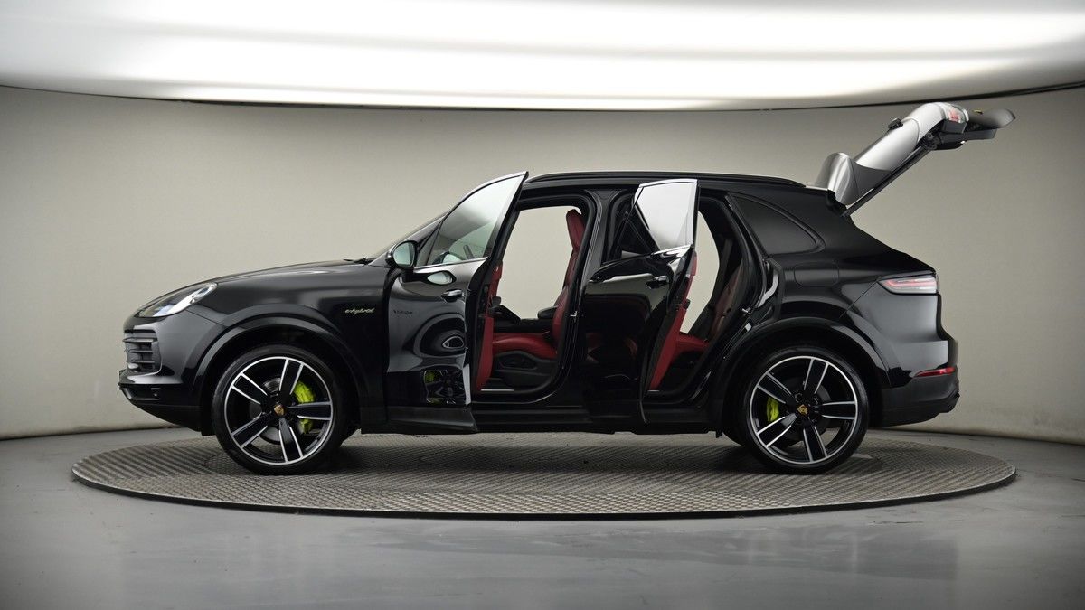 More views of Porsche Cayenne