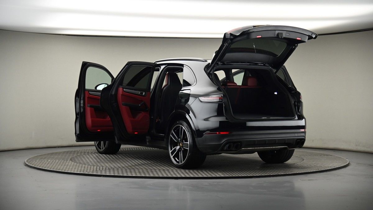 Porsche Cayenne Image 8
