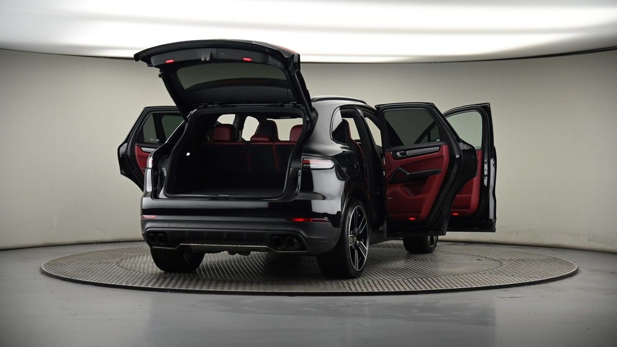 More views of Porsche Cayenne