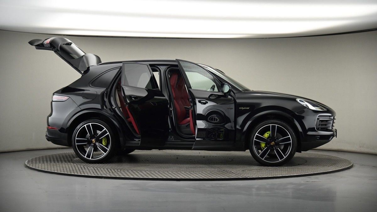 More views of Porsche Cayenne