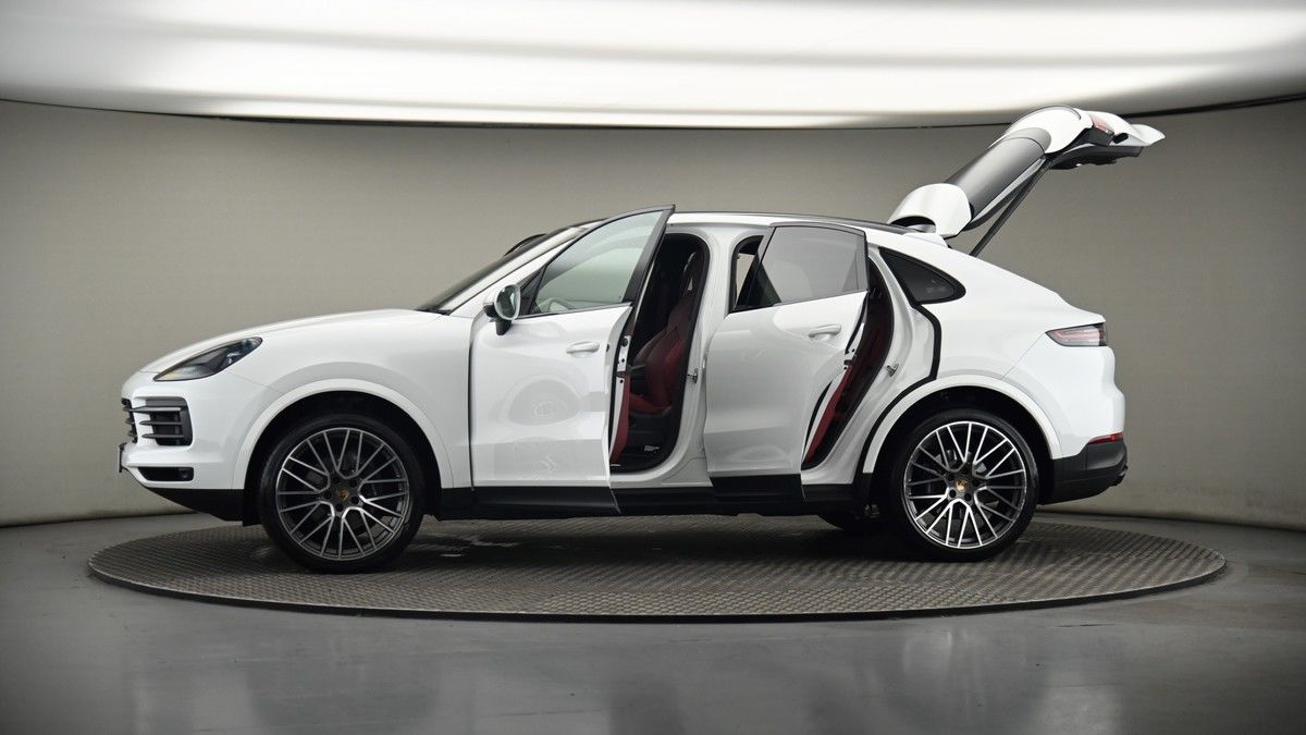 More views of Porsche Cayenne