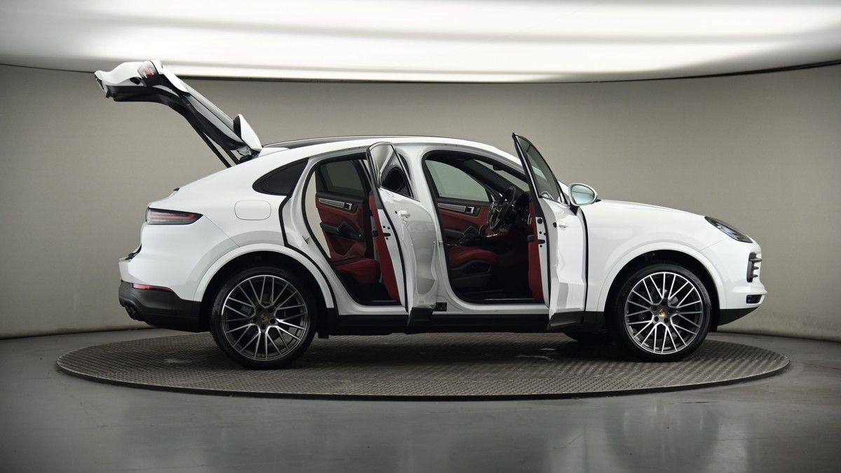 More views of Porsche Cayenne