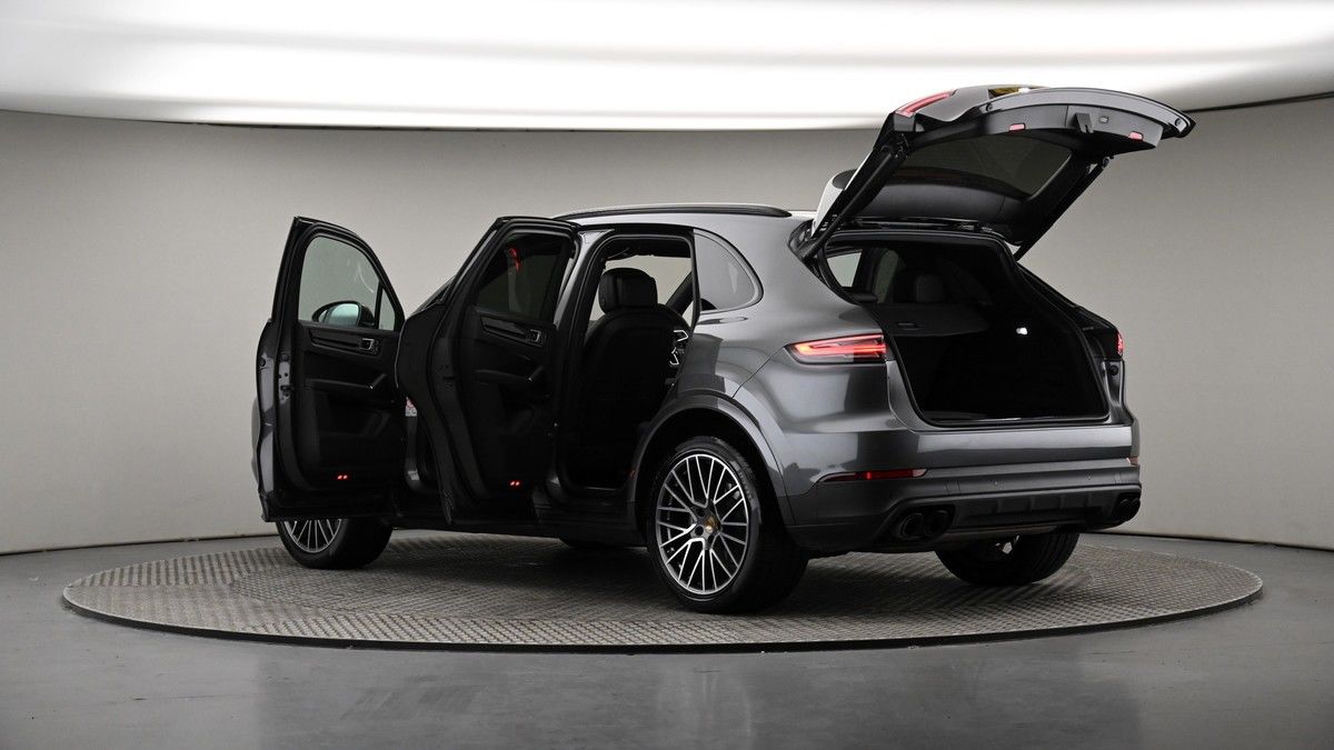 More views of Porsche Cayenne