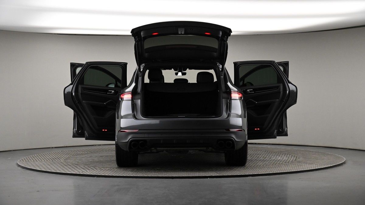 More views of Porsche Cayenne