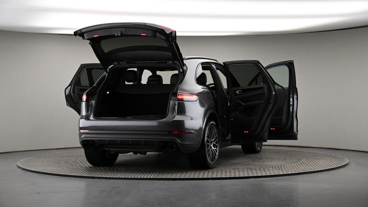 More views of Porsche Cayenne