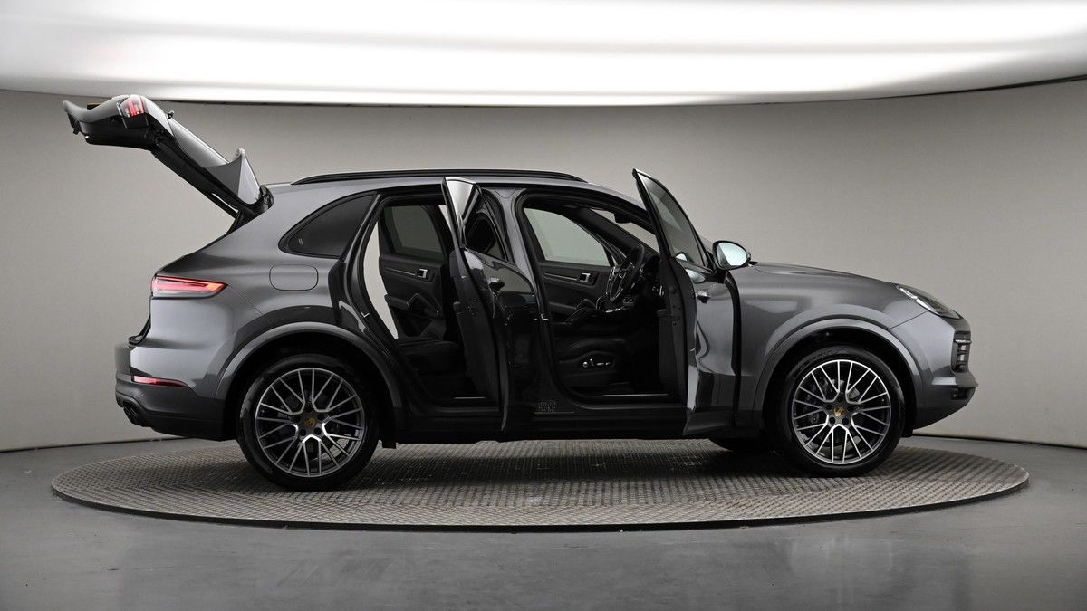 More views of Porsche Cayenne