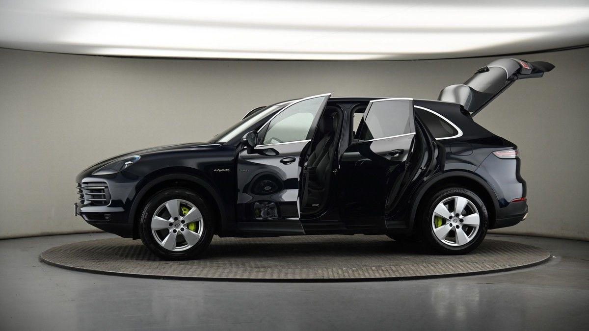 More views of Porsche Cayenne