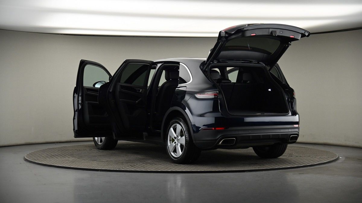 Porsche Cayenne Image 15