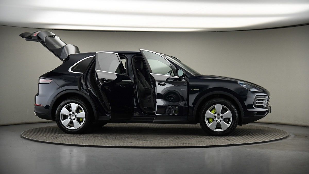 More views of Porsche Cayenne