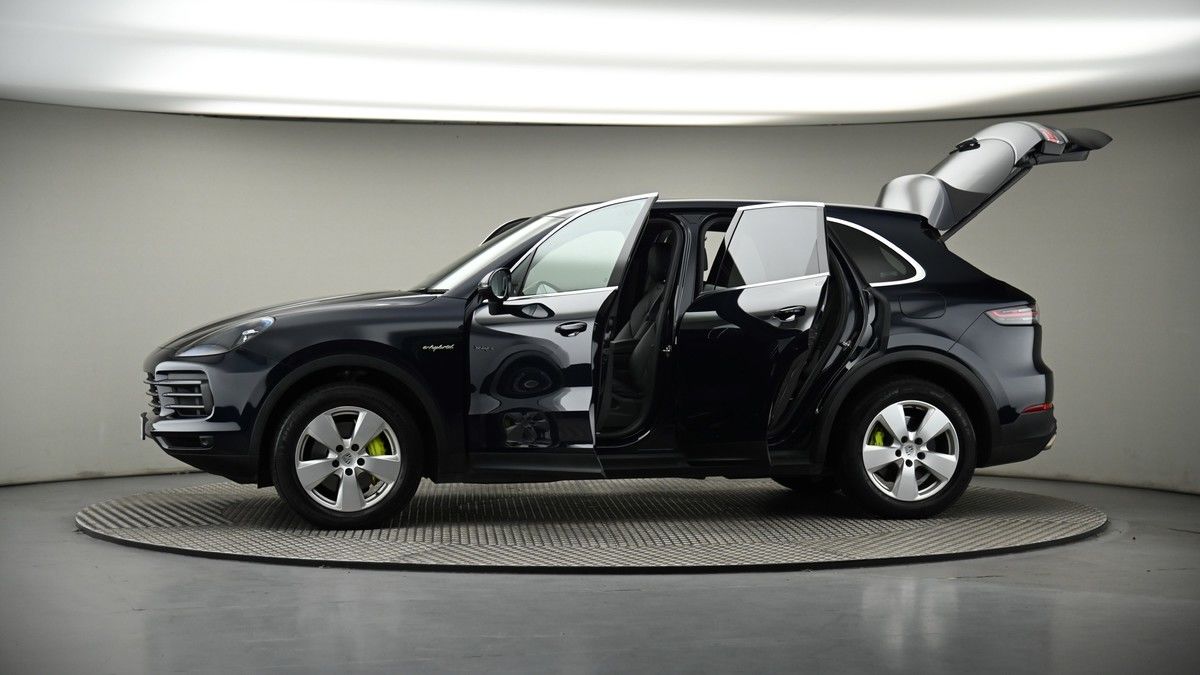 More views of Porsche Cayenne