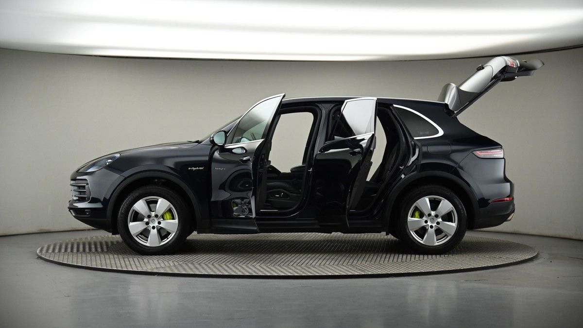 More views of Porsche Cayenne