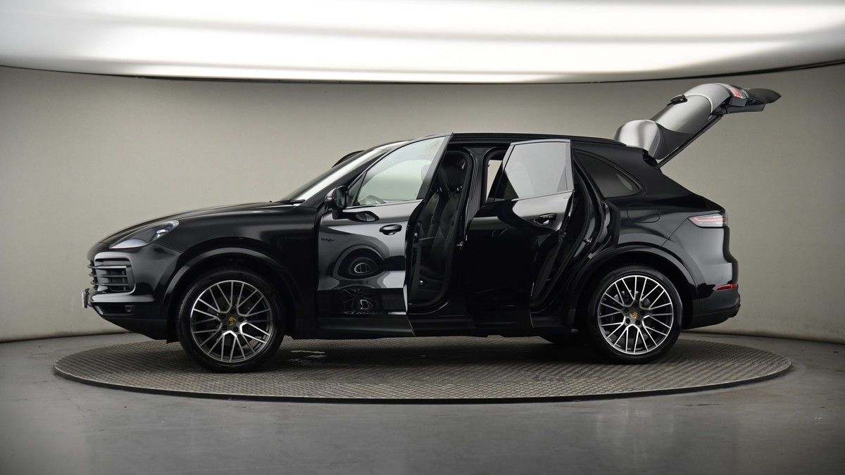 More views of Porsche Cayenne
