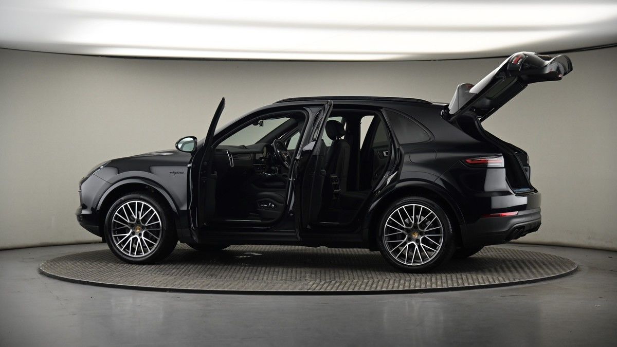 More views of Porsche Cayenne