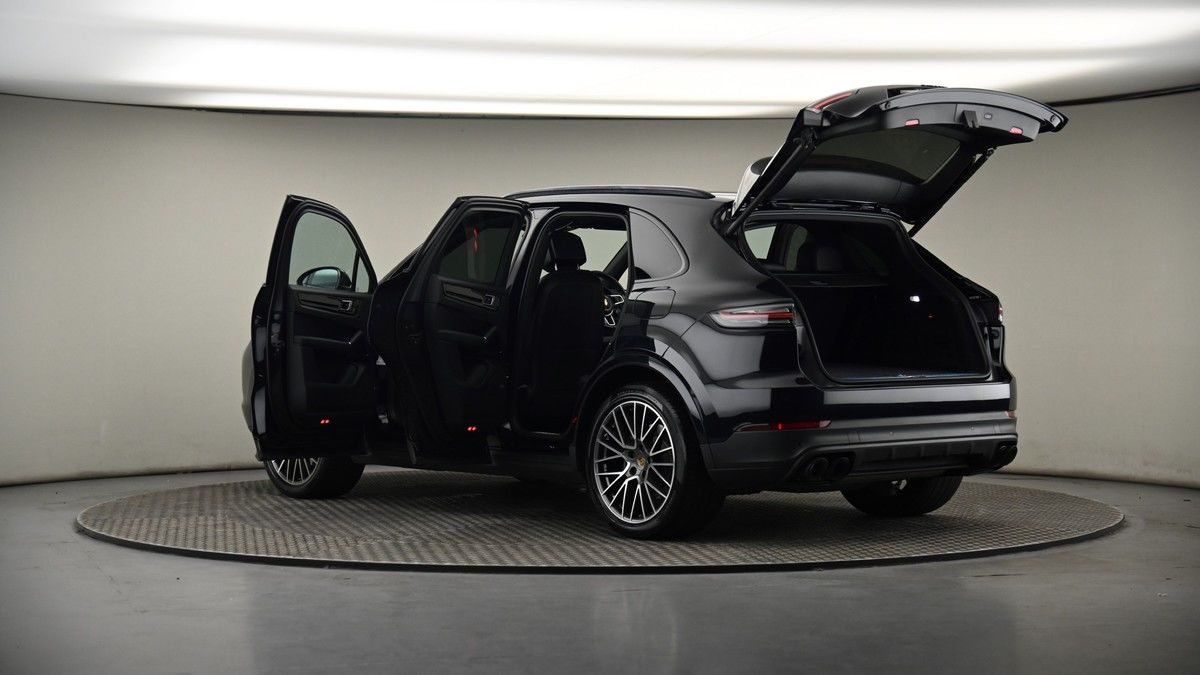 Porsche Cayenne Image 8
