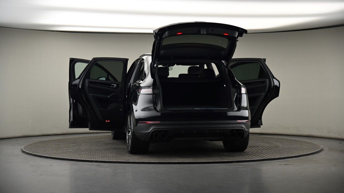 More views of Porsche Cayenne