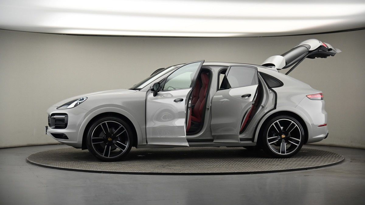 More views of Porsche Cayenne