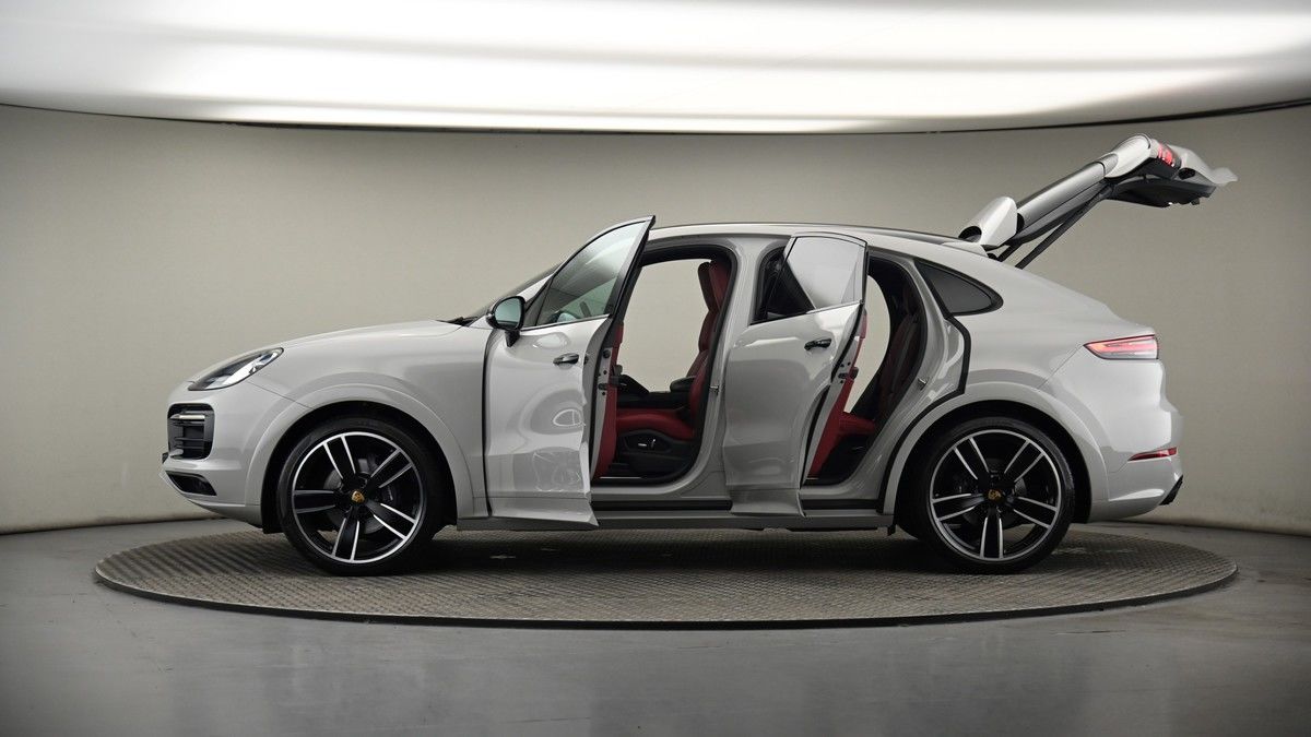 More views of Porsche Cayenne