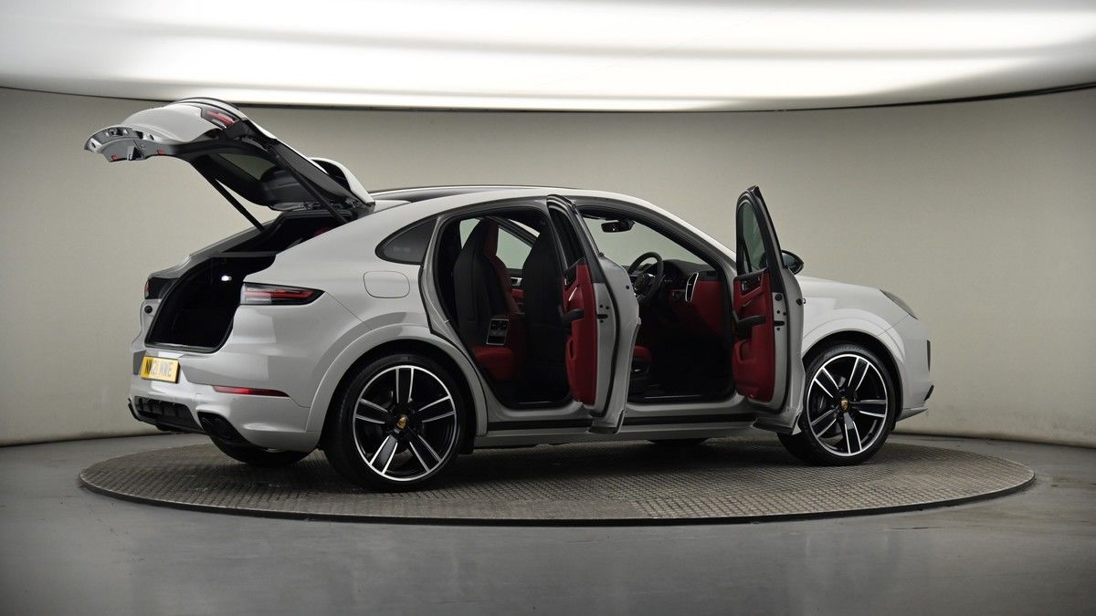 More views of Porsche Cayenne