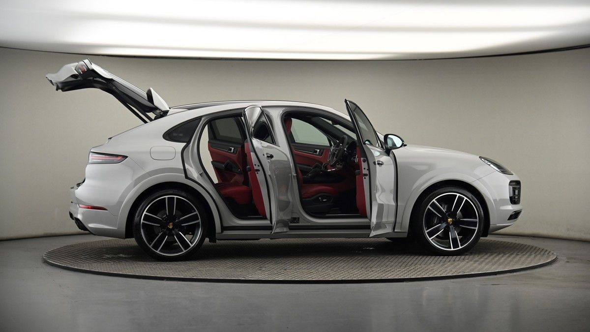 More views of Porsche Cayenne