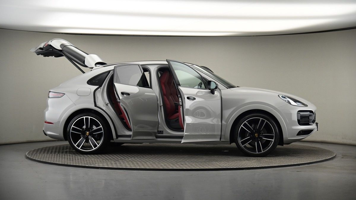 More views of Porsche Cayenne