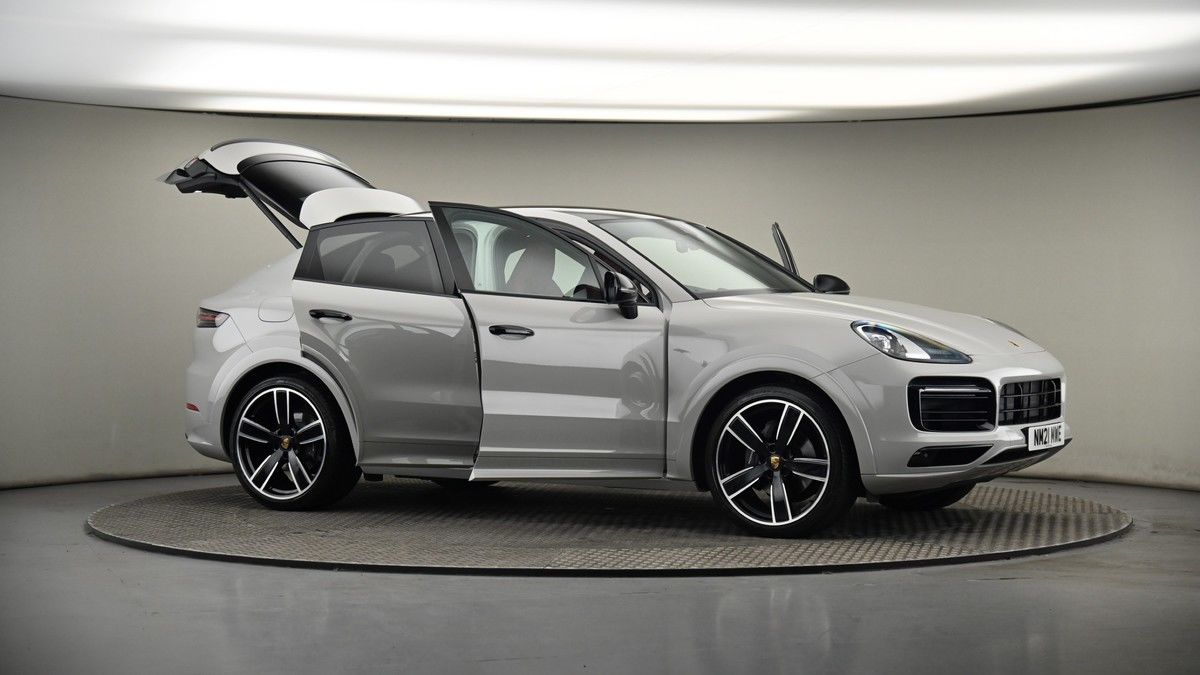 More views of Porsche Cayenne