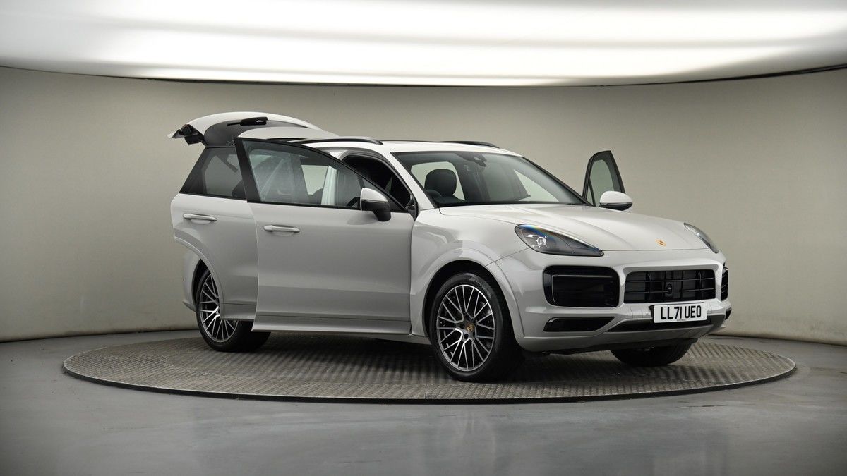 More views of Porsche Cayenne