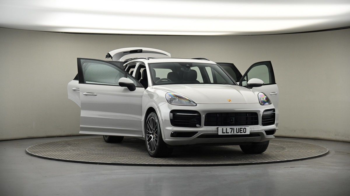More views of Porsche Cayenne