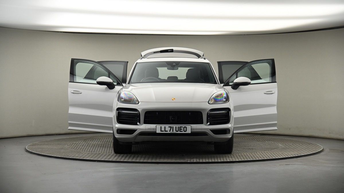 More views of Porsche Cayenne