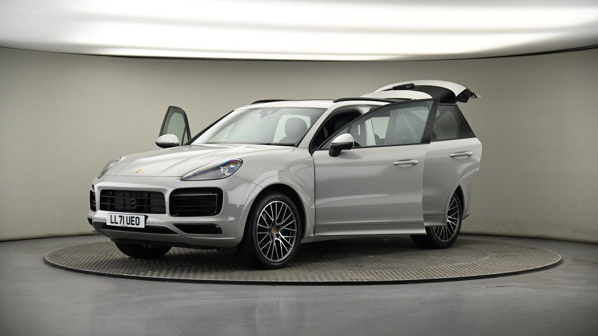 More views of Porsche Cayenne