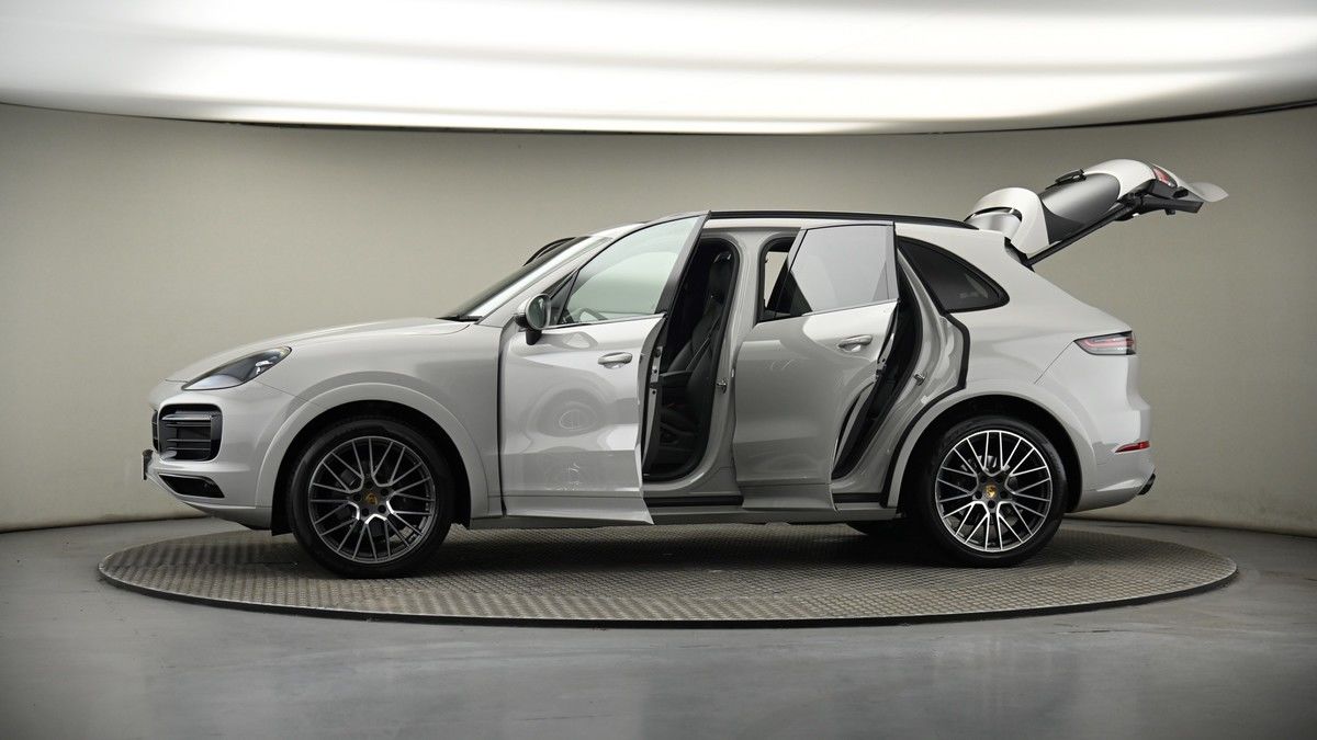 More views of Porsche Cayenne