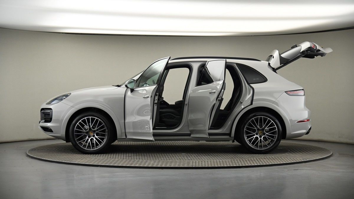 More views of Porsche Cayenne