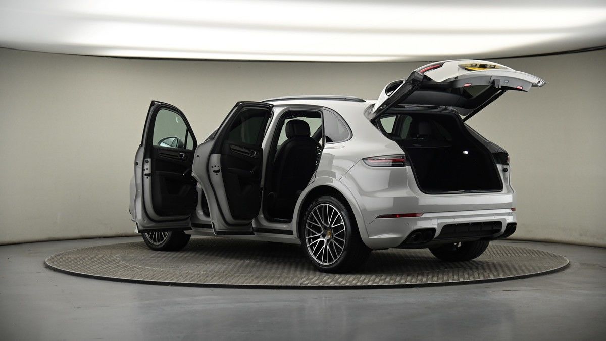 More views of Porsche Cayenne