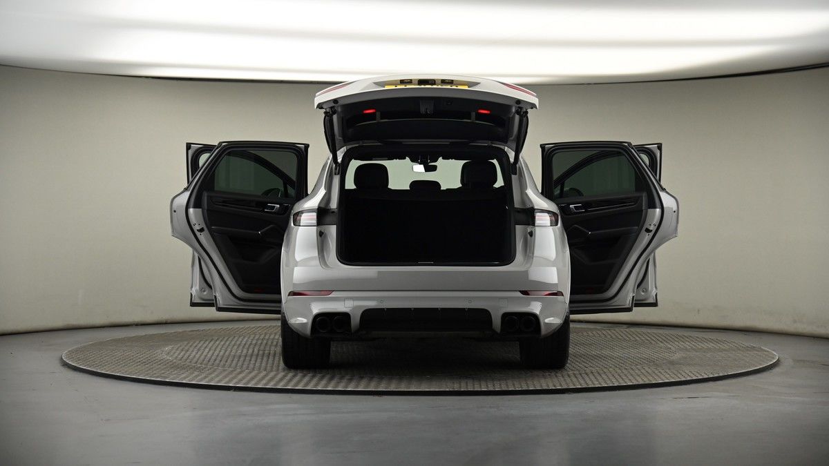 More views of Porsche Cayenne