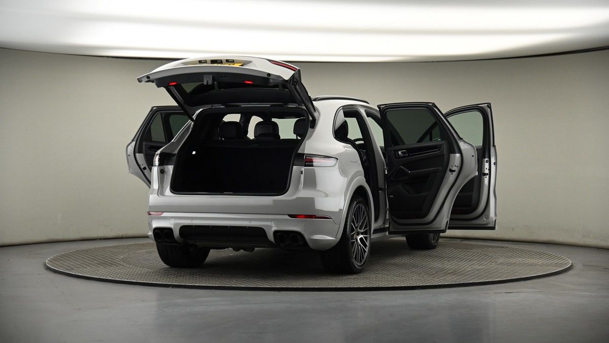 More views of Porsche Cayenne