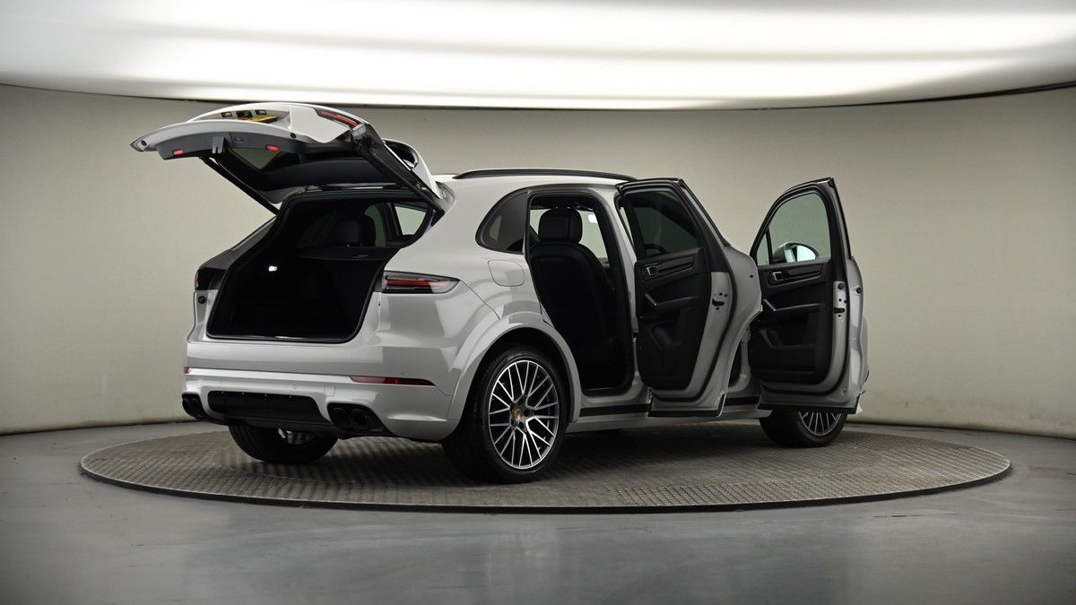 More views of Porsche Cayenne