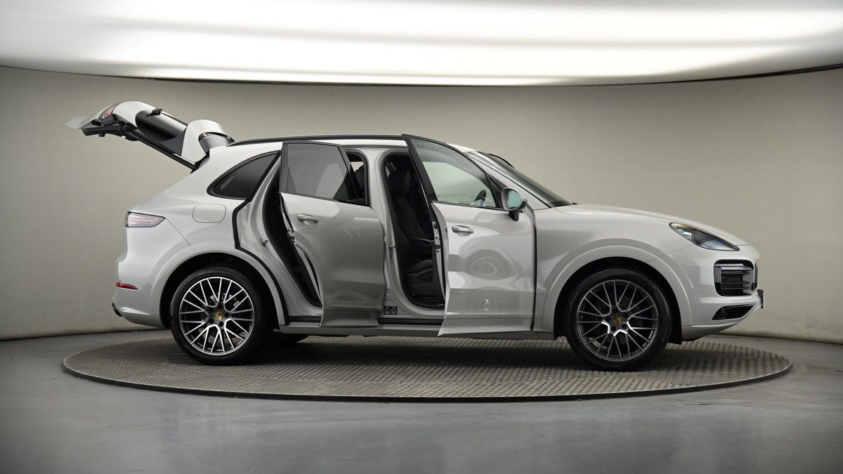More views of Porsche Cayenne
