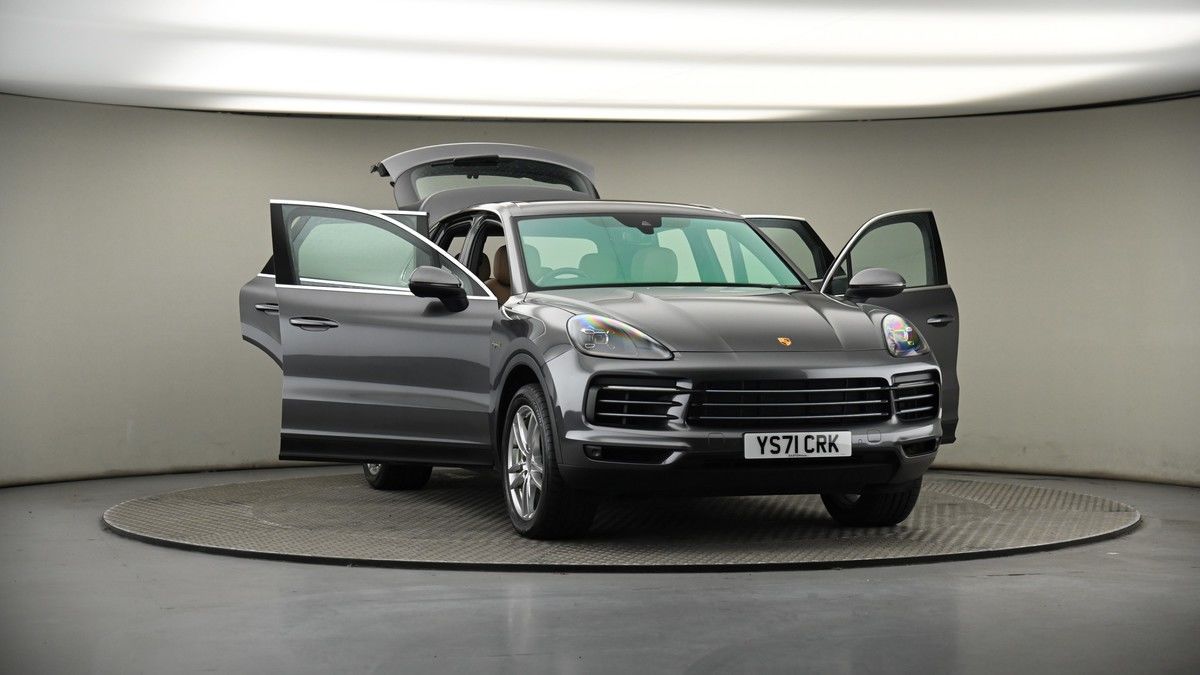 More views of Porsche Cayenne