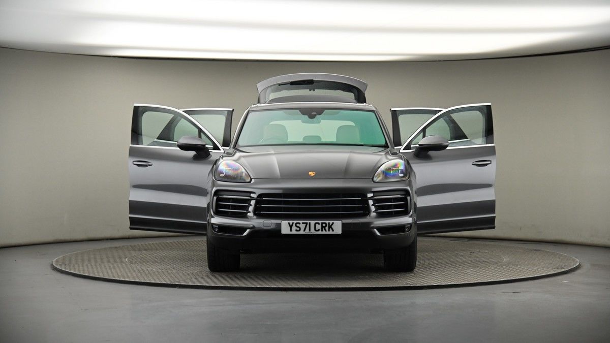 More views of Porsche Cayenne