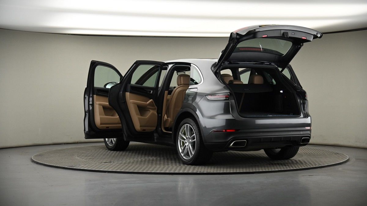 Porsche Cayenne Image 8