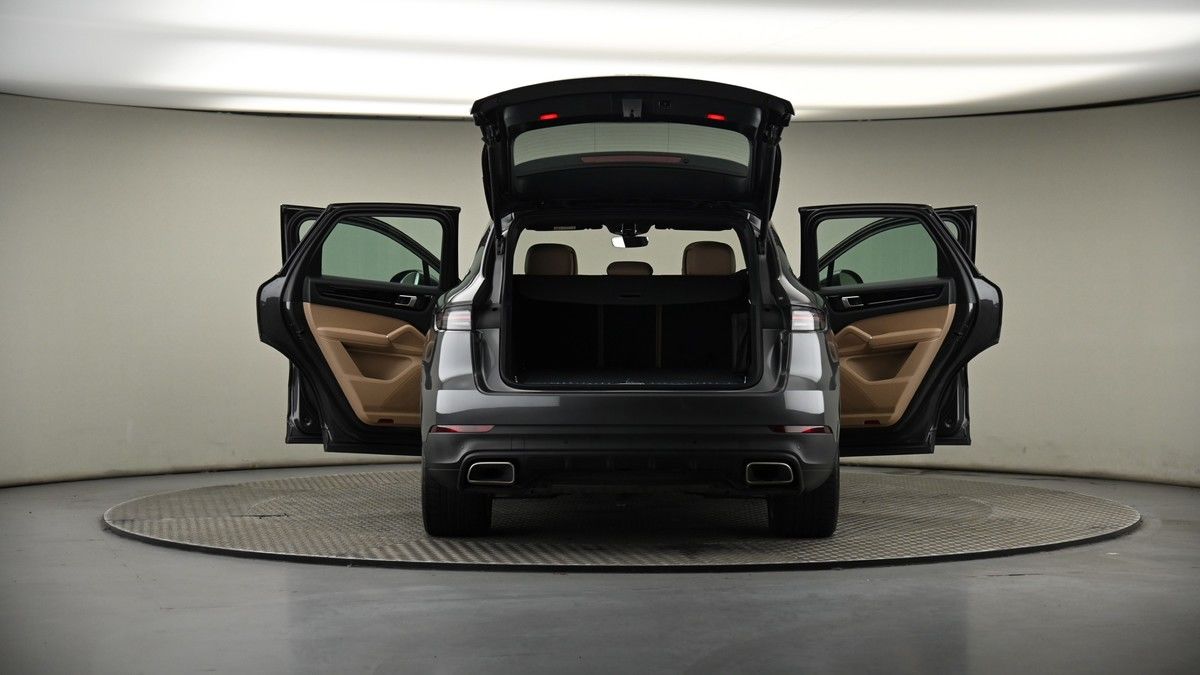 More views of Porsche Cayenne