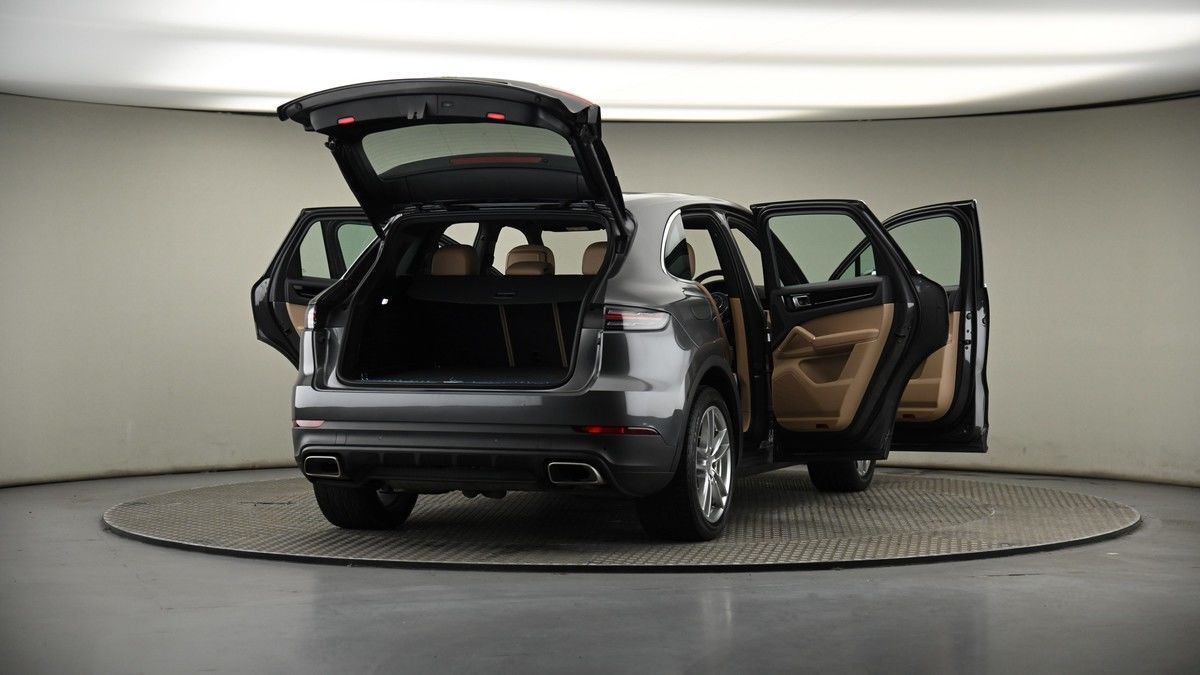 More views of Porsche Cayenne